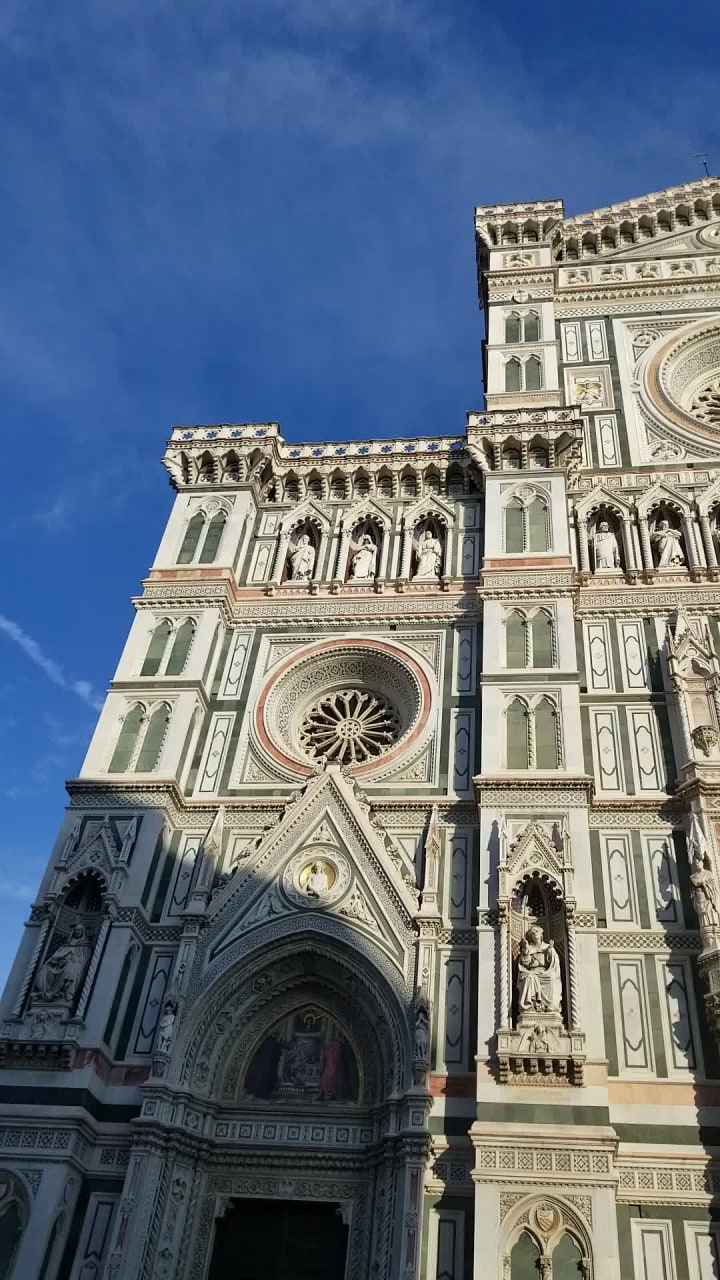Video review of Piazza del Duomo