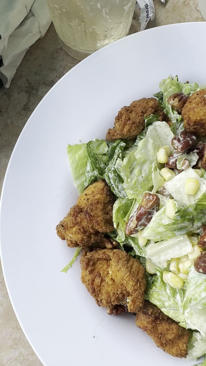 Video review of Caroline's Cafe