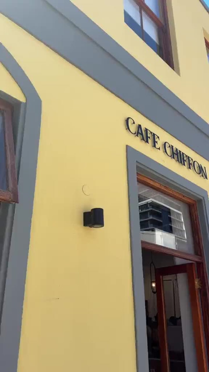 Video review of Cafe Chicago