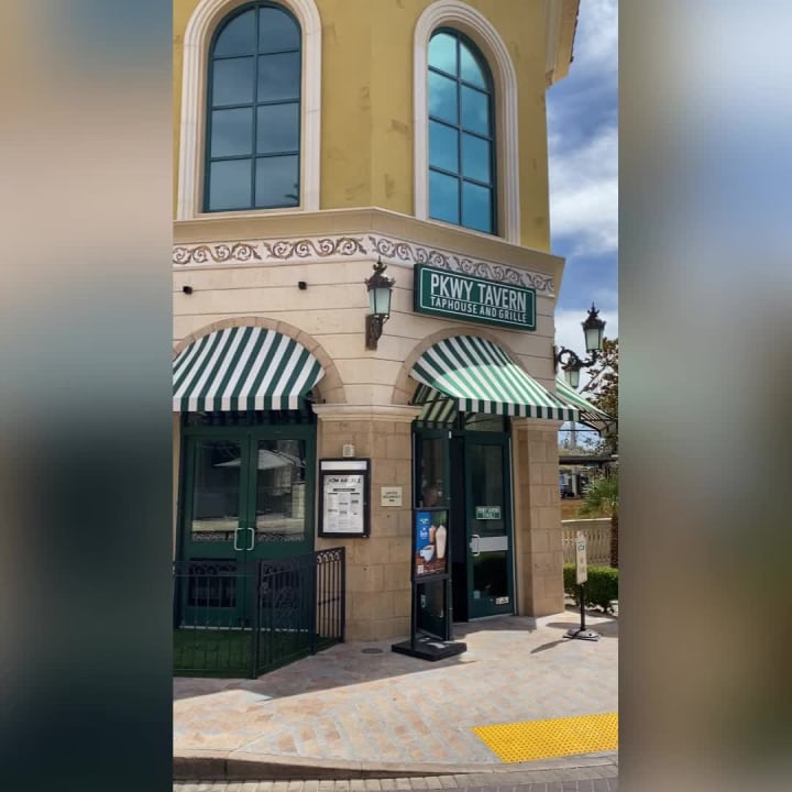 Video review of PKWY Tavern Tivoli