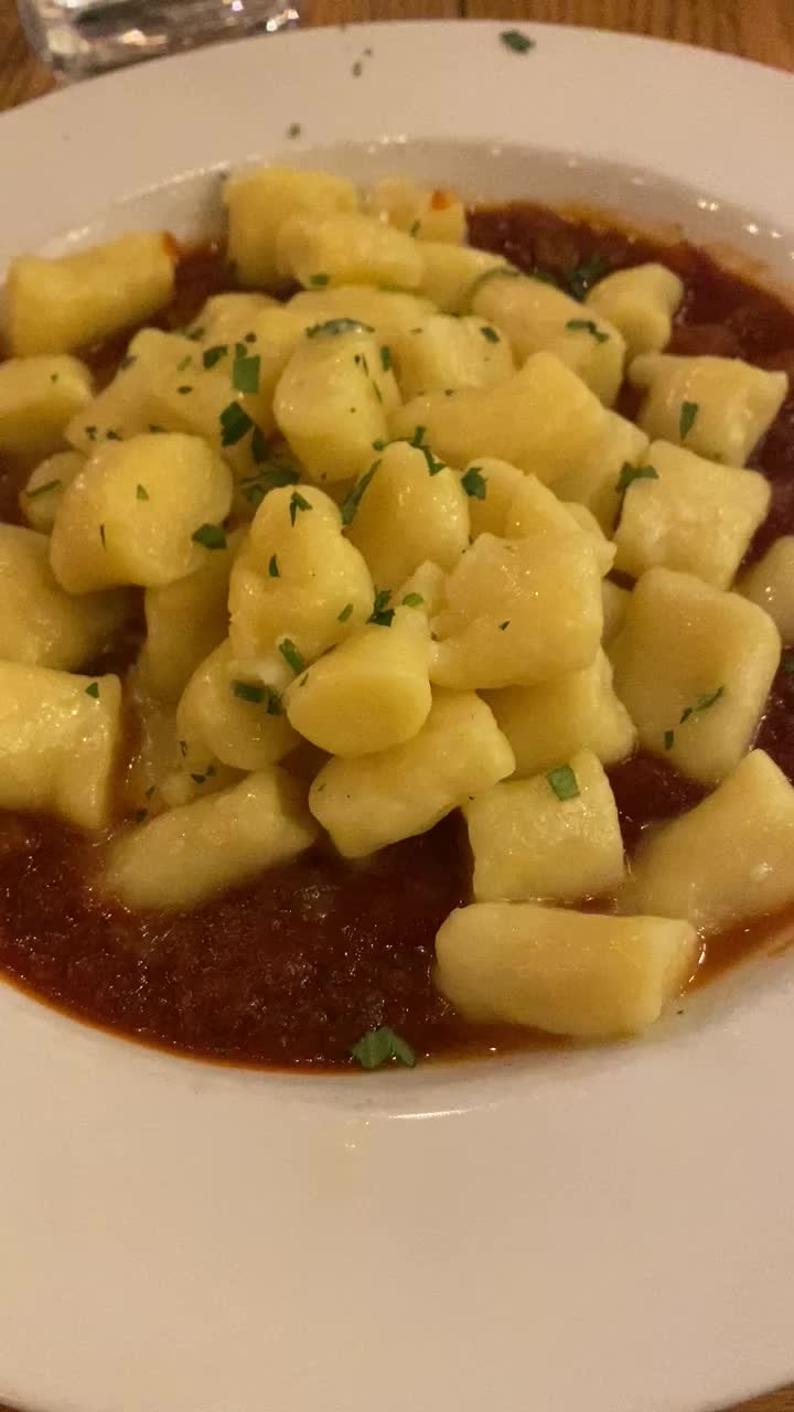 Video review of Risibisi