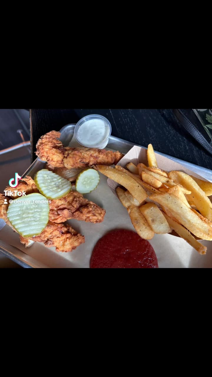 Lou’s Hot and Naked