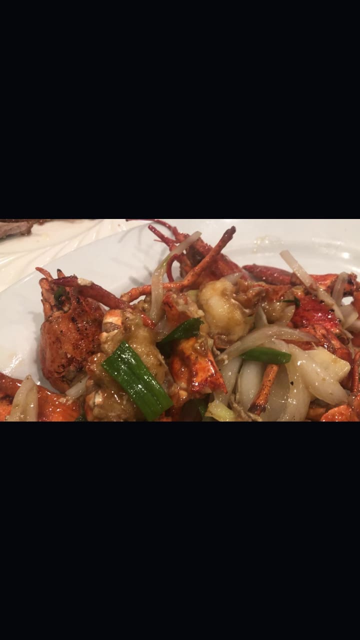 Video review of John's Chinese BBQ Restaurant 敍香園