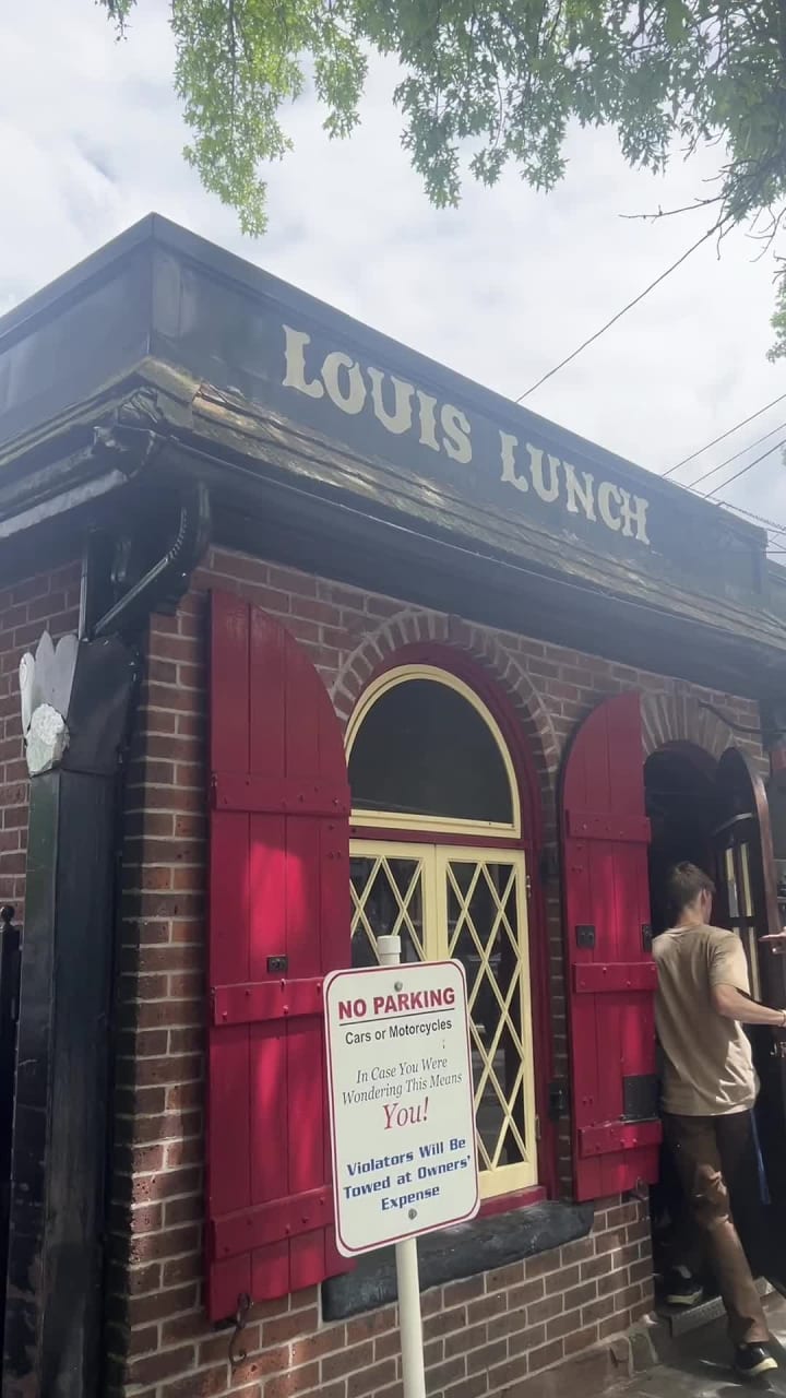 Video review of Louis' Lunch