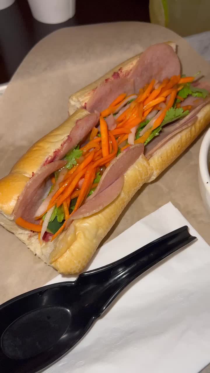 Video review of Lela's Bistro