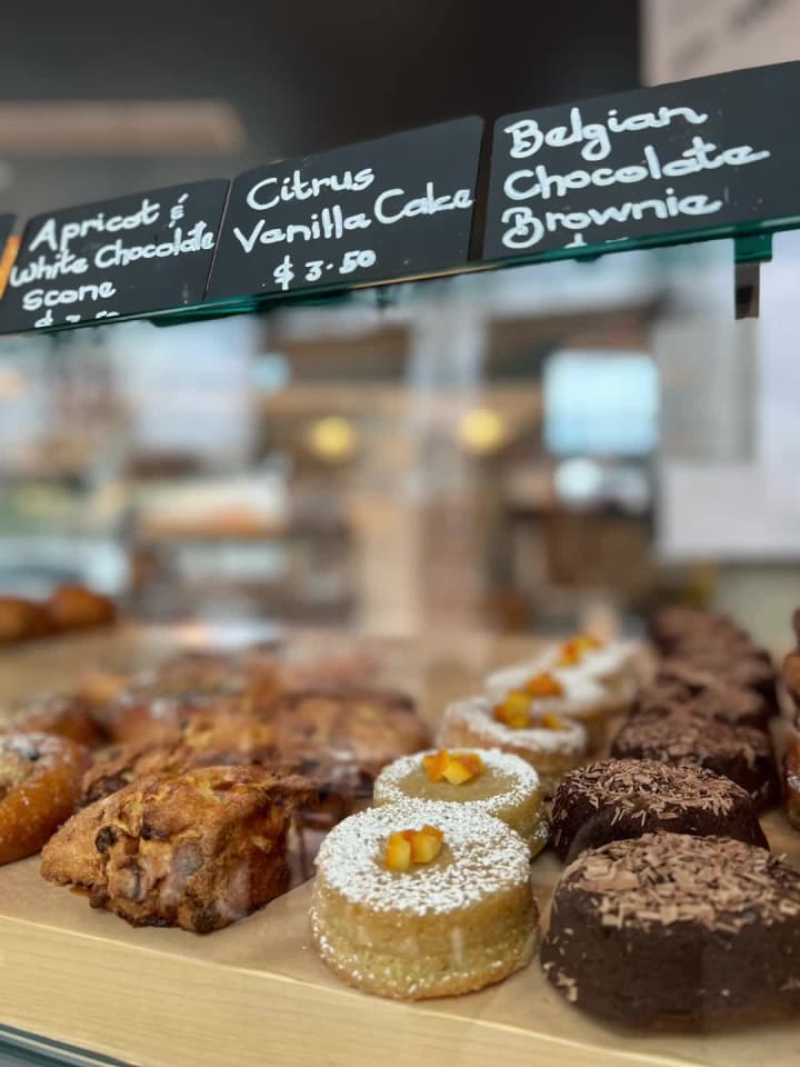 Farine Bakery & Café