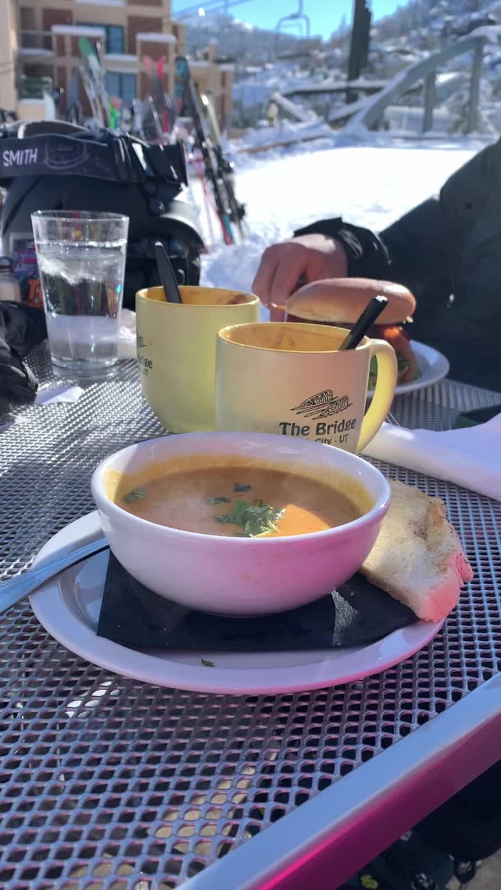 The Bridge Cafe And Grill