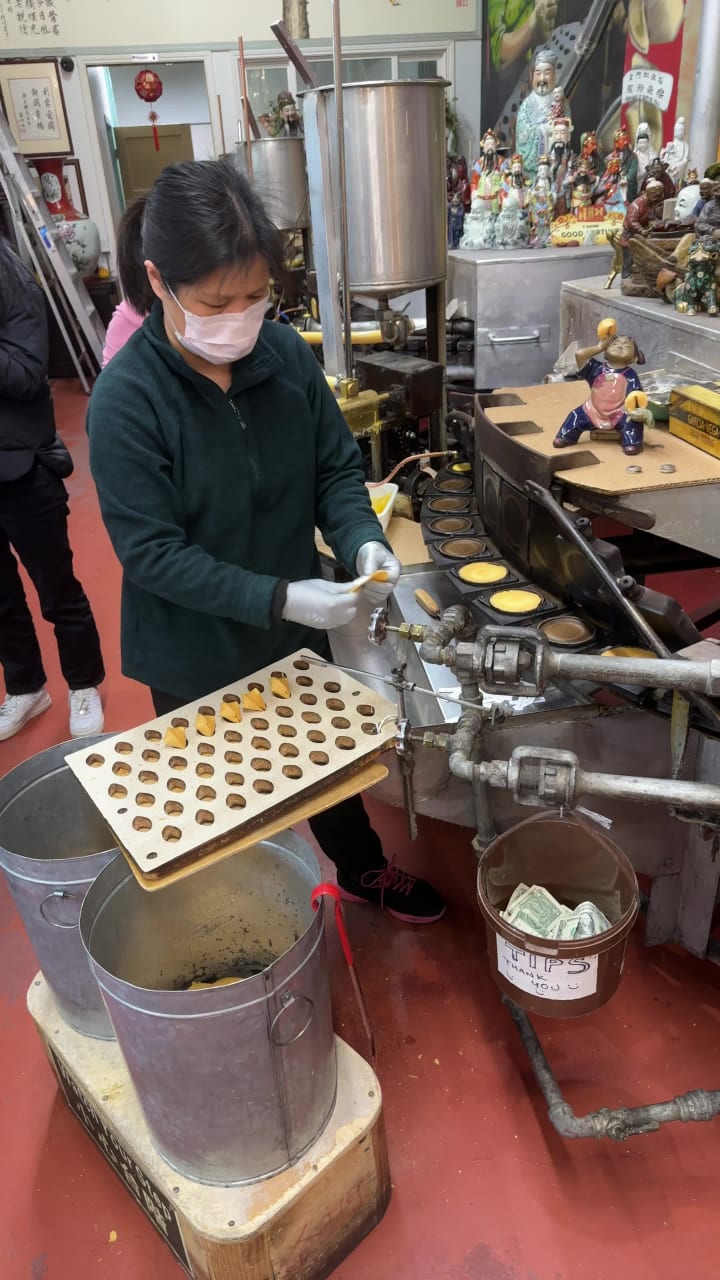 Video review of Golden Gate Fortune Cookie Factory 金門餅食公司