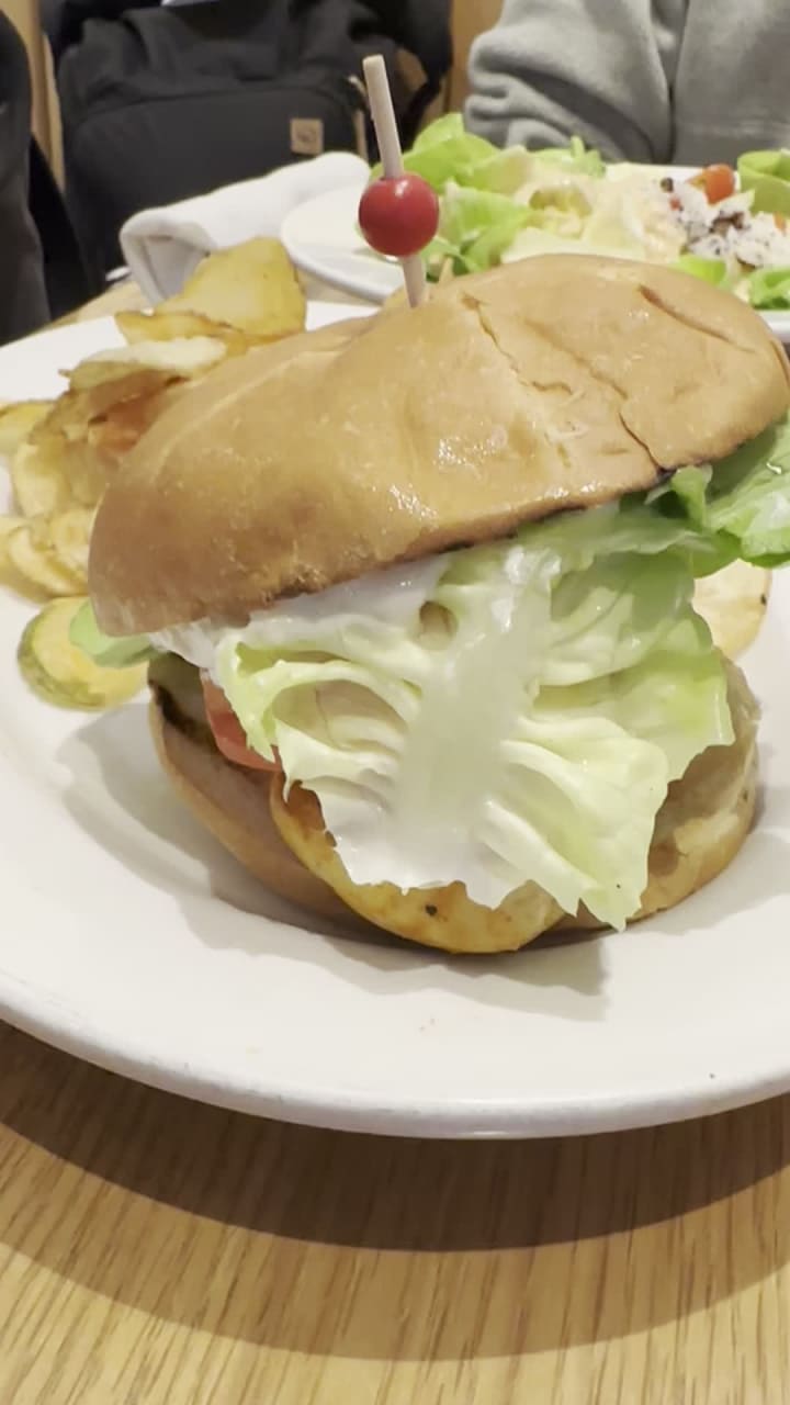 Video review of Yankee Pier