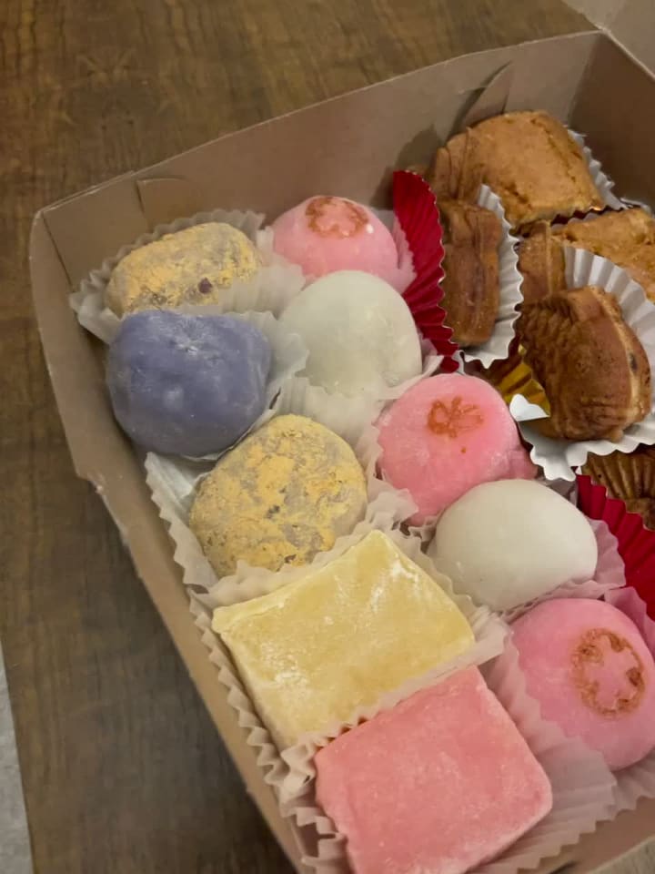 Video review of Two Ladies Kitchen