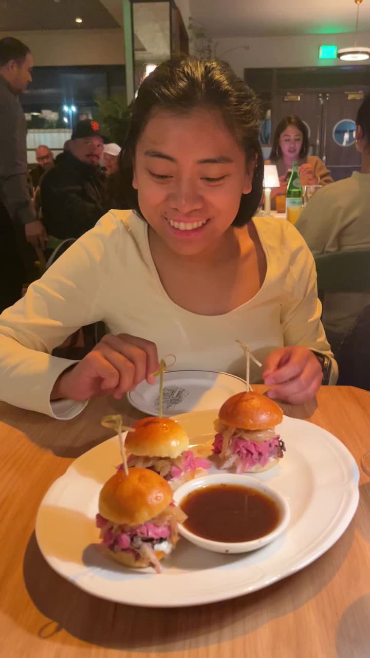 Video review of Izzy's on the Peninsula