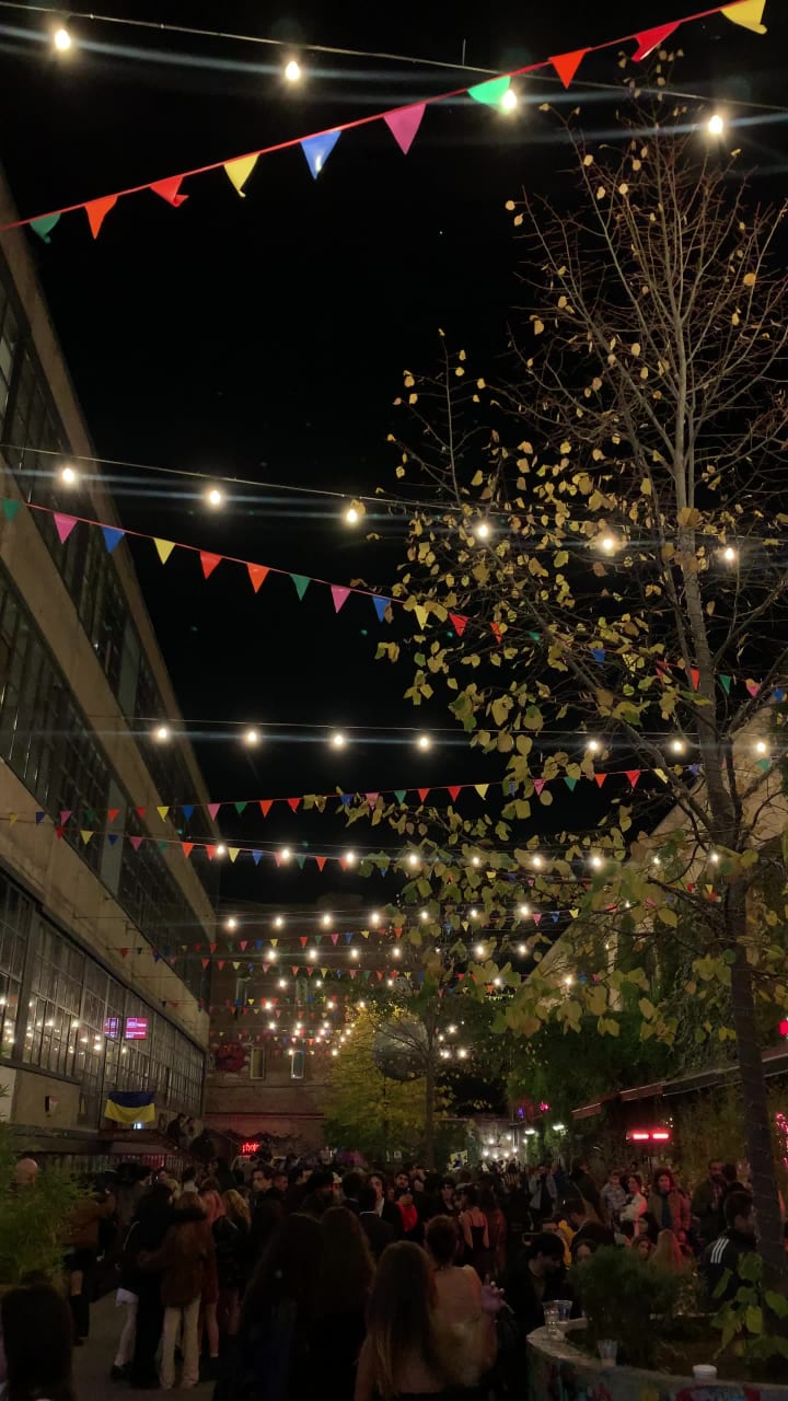 Fabrika (แคแแแ แแแ)