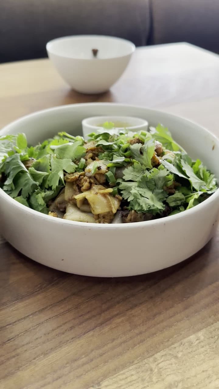 Video review of Kin Khao