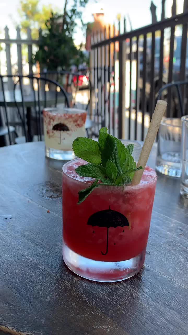 Video review of Melrose Umbrella Co.