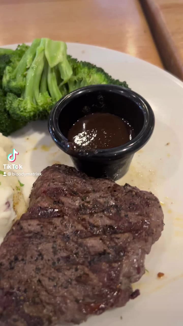 Applebee's Grill + Bar