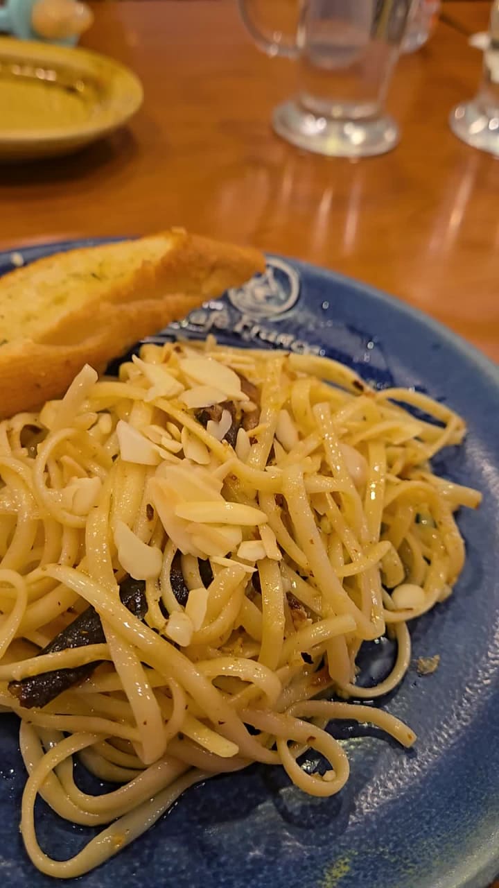 Cafe France - The Medical City