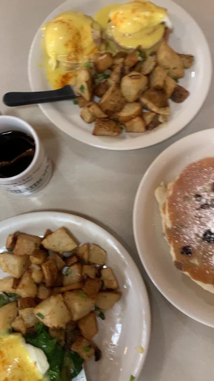 Video review of Cinnamon's Restaurant