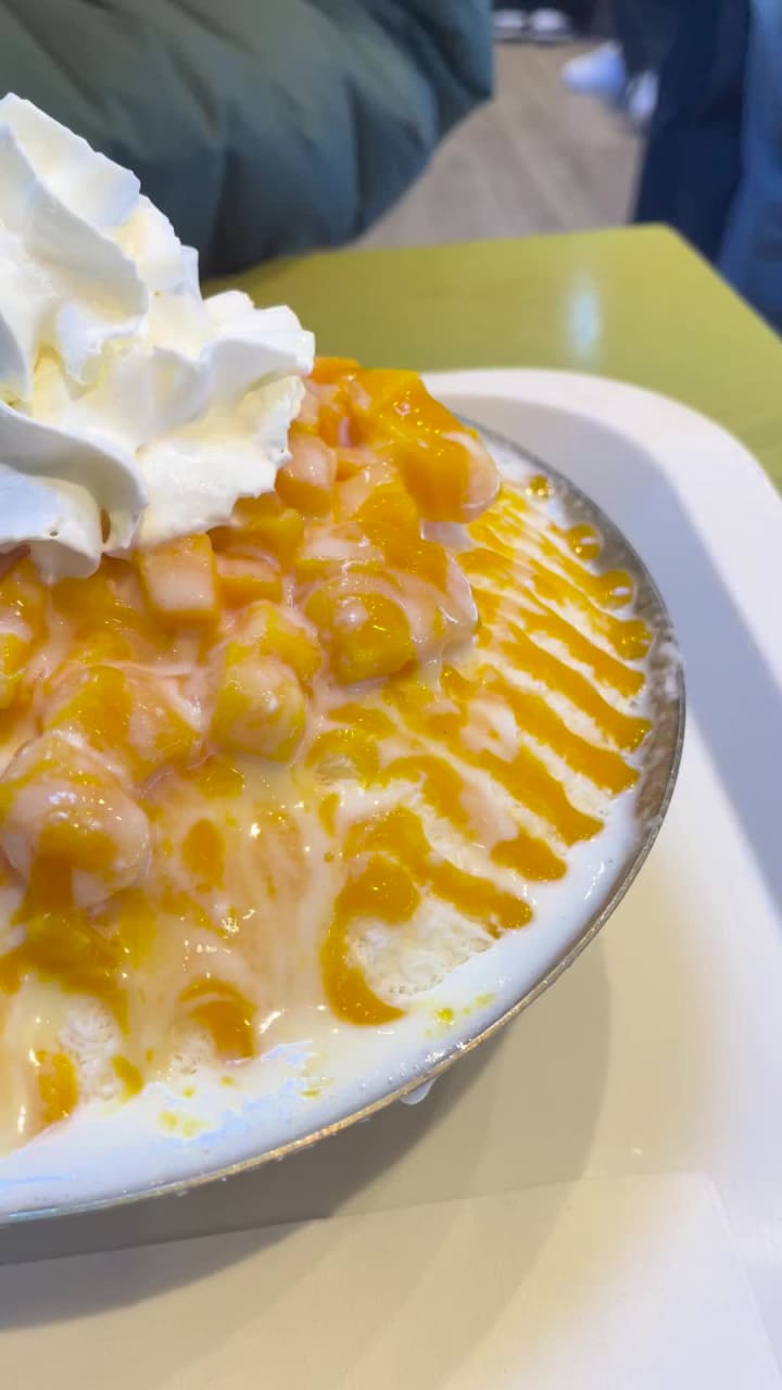 Video review of Snowy Village Dessert Cafe