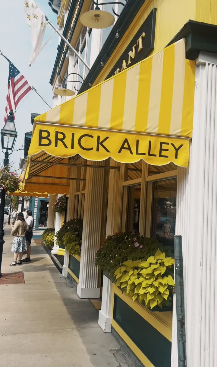 Video review of Brick Alley Pub & Restaurant