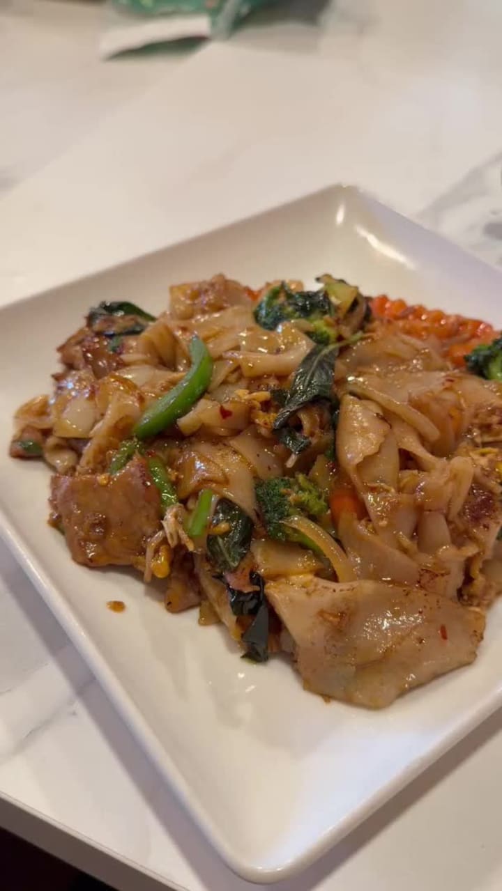 Video review of Thai Lotus Kitchen