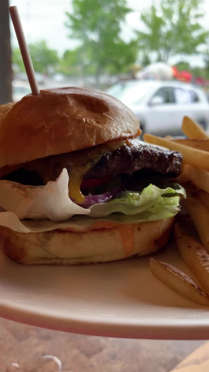 Video review of Shari's Cafe and Pies