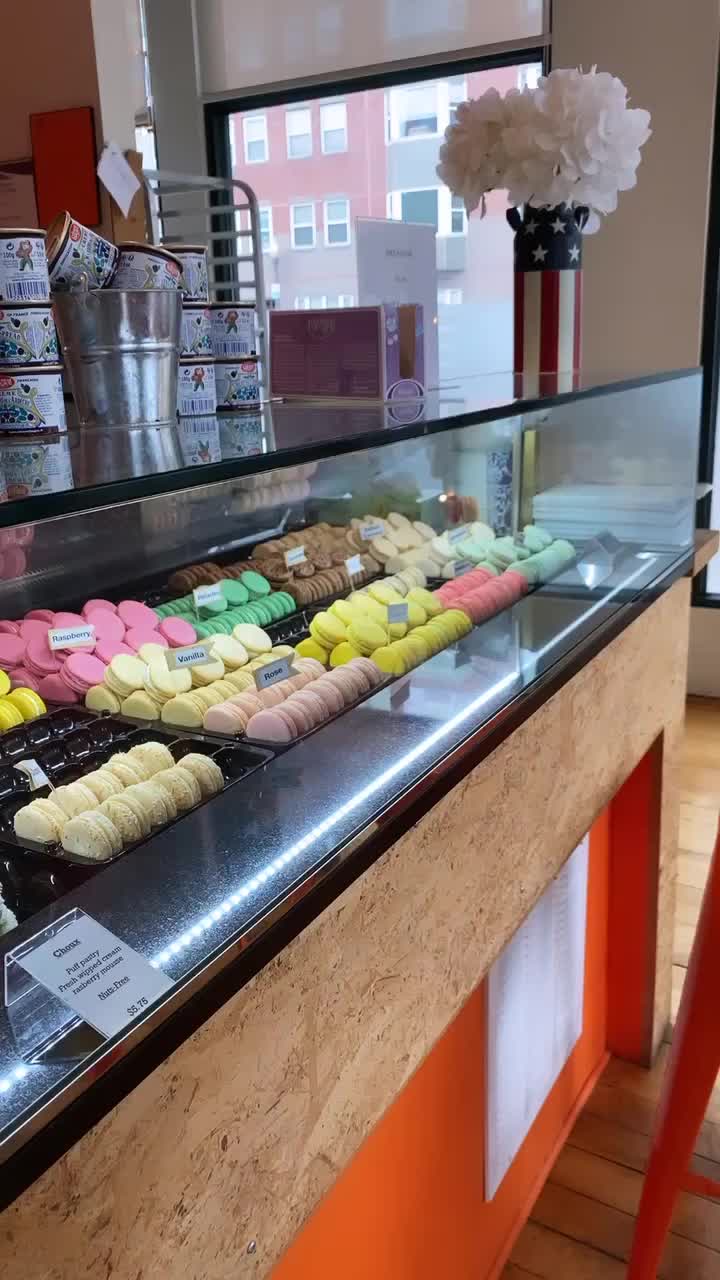 Video review of Caramel French Pâtisserie