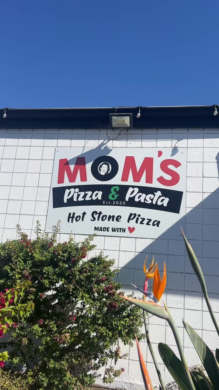 Mom's Pizza and Pasta