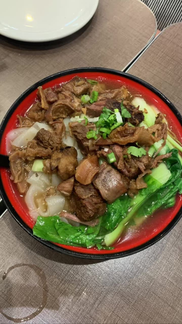 Video review of King's Kitchen