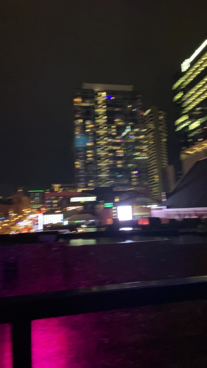 Video review of Dierks Bentley's Whiskey Row