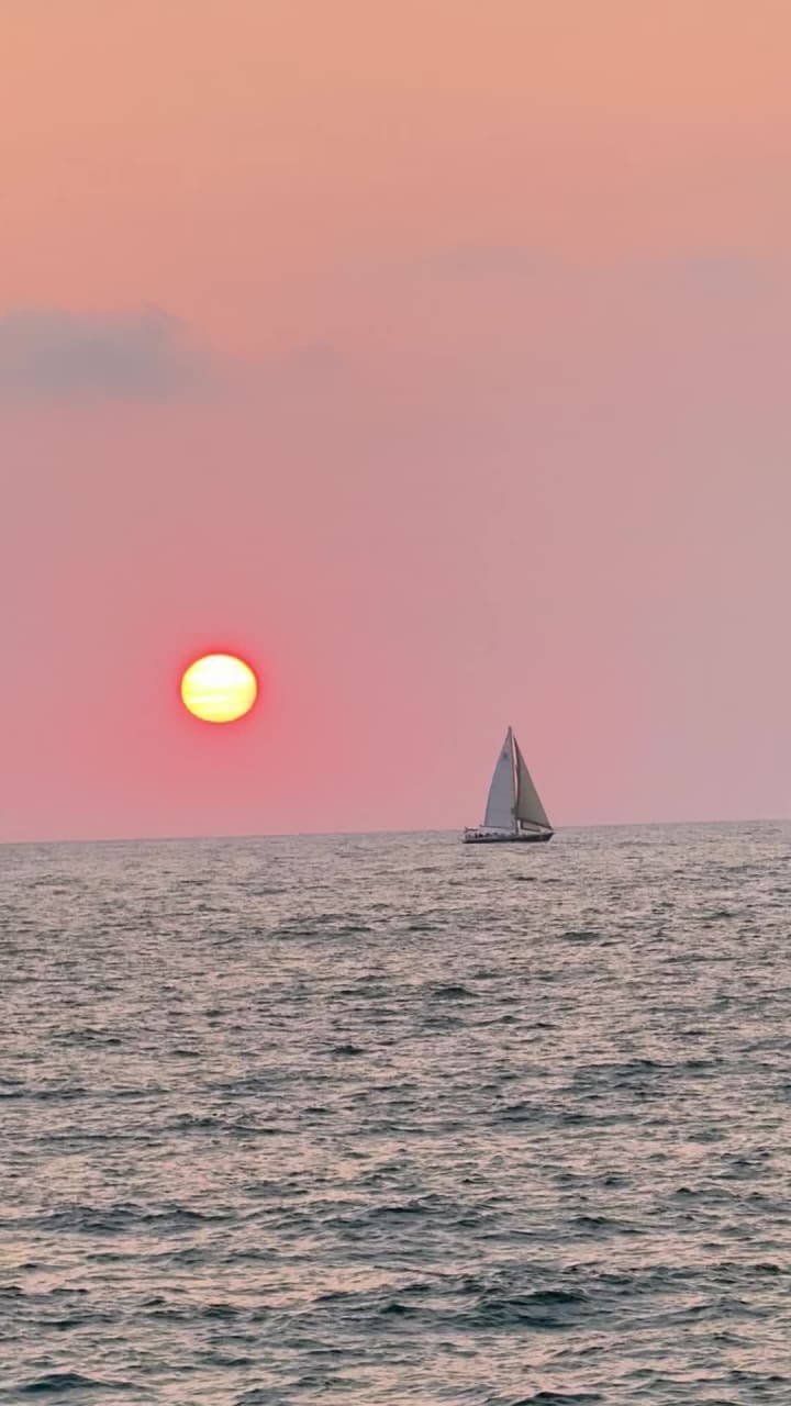 Video review of Banana Beach (בננה ביץ')