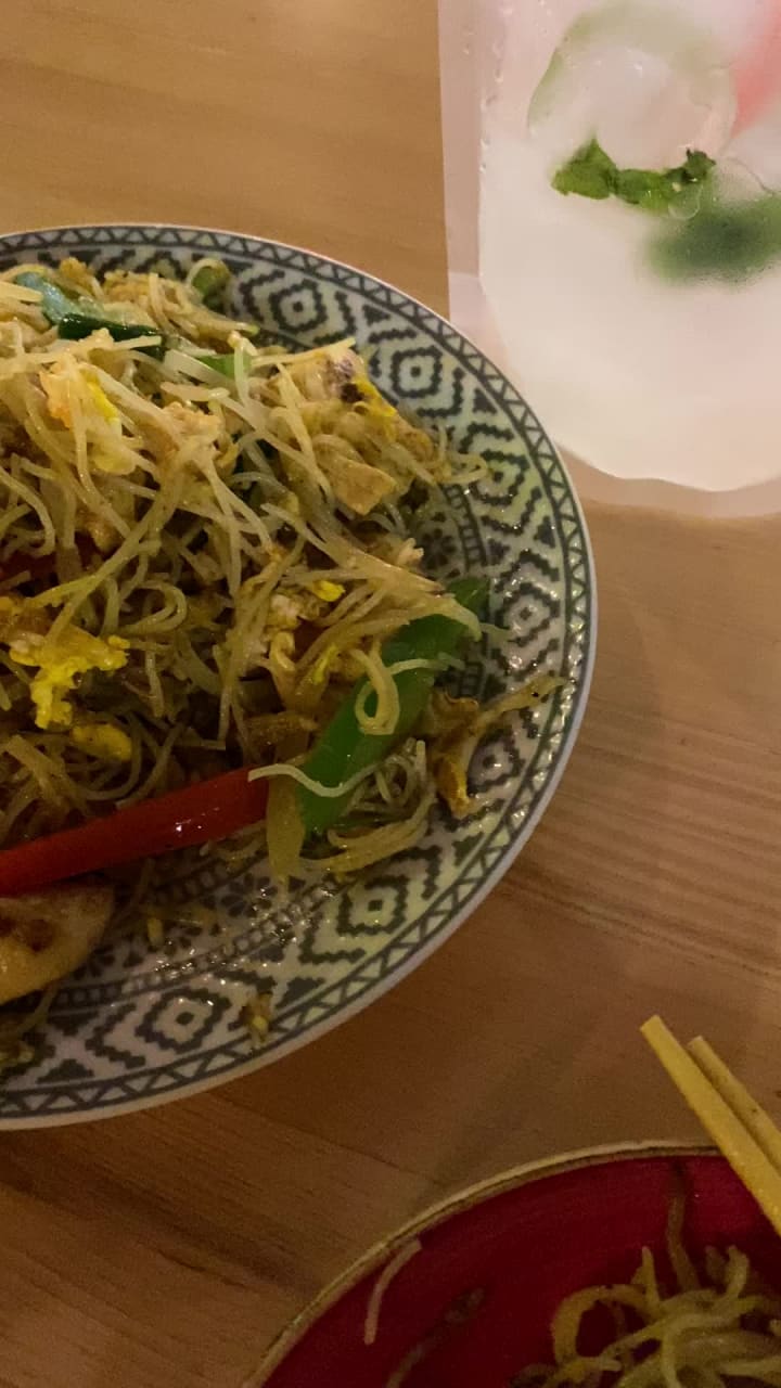 Video review of Hawkers Asian Street Food