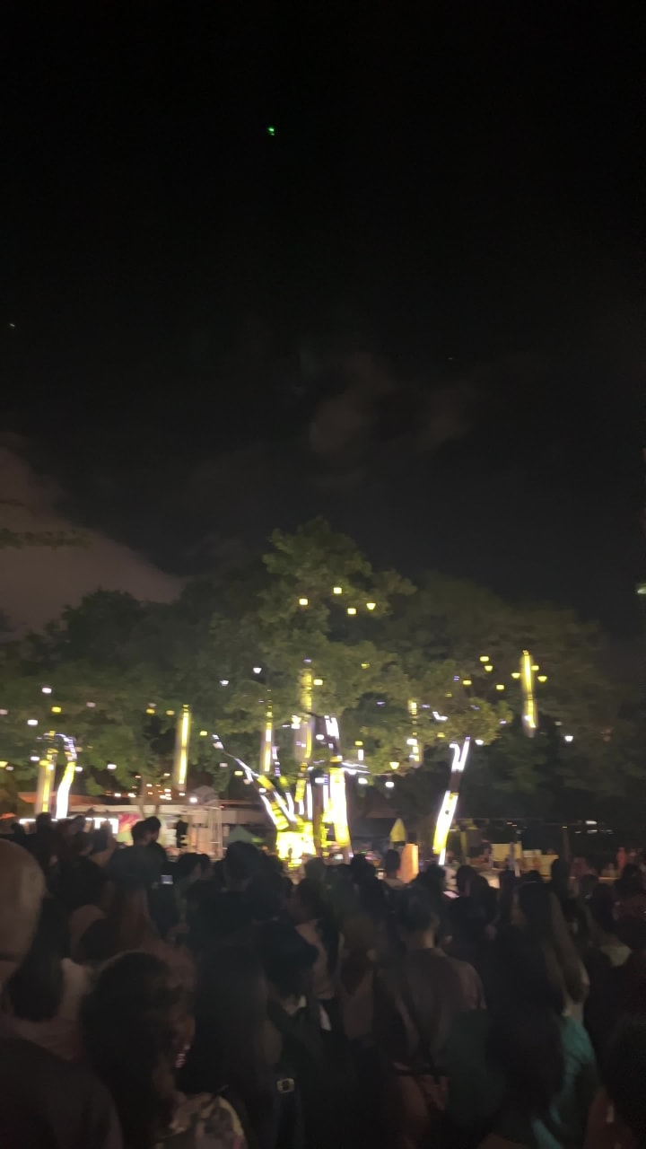 Video review of Ayala Triangle Gardens