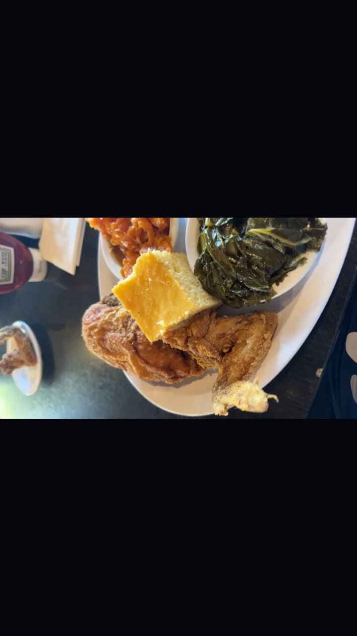 Video review of Chicago's Home of Chicken & Waffles