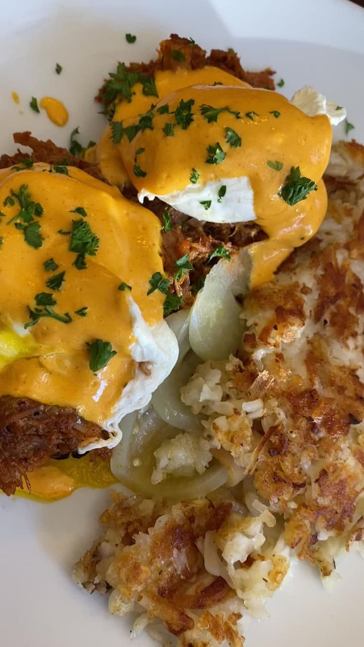 Eloise Nichols Grill & Liquors