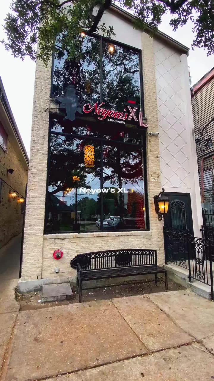 Neyow’s XL Steakhouse