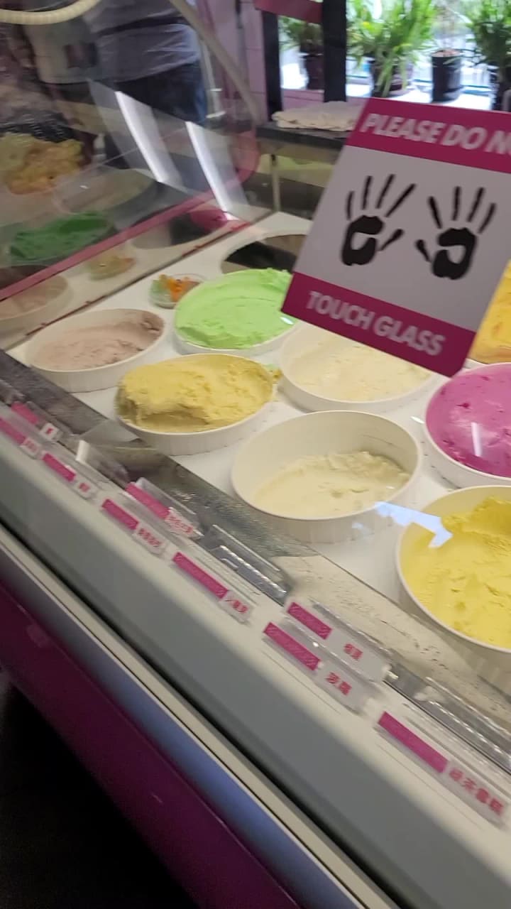 Video review of La Casa Gelato