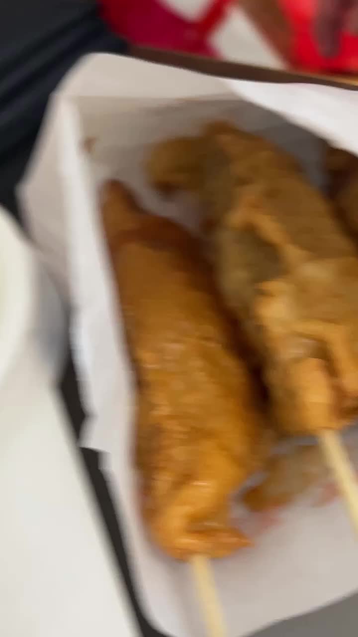 Raohe St. Night Market (饒河街觀光夜市)