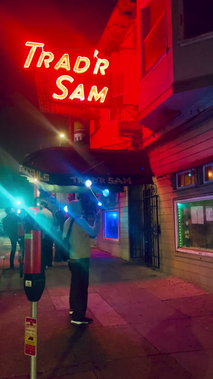 Video review of Trad'r Sam's