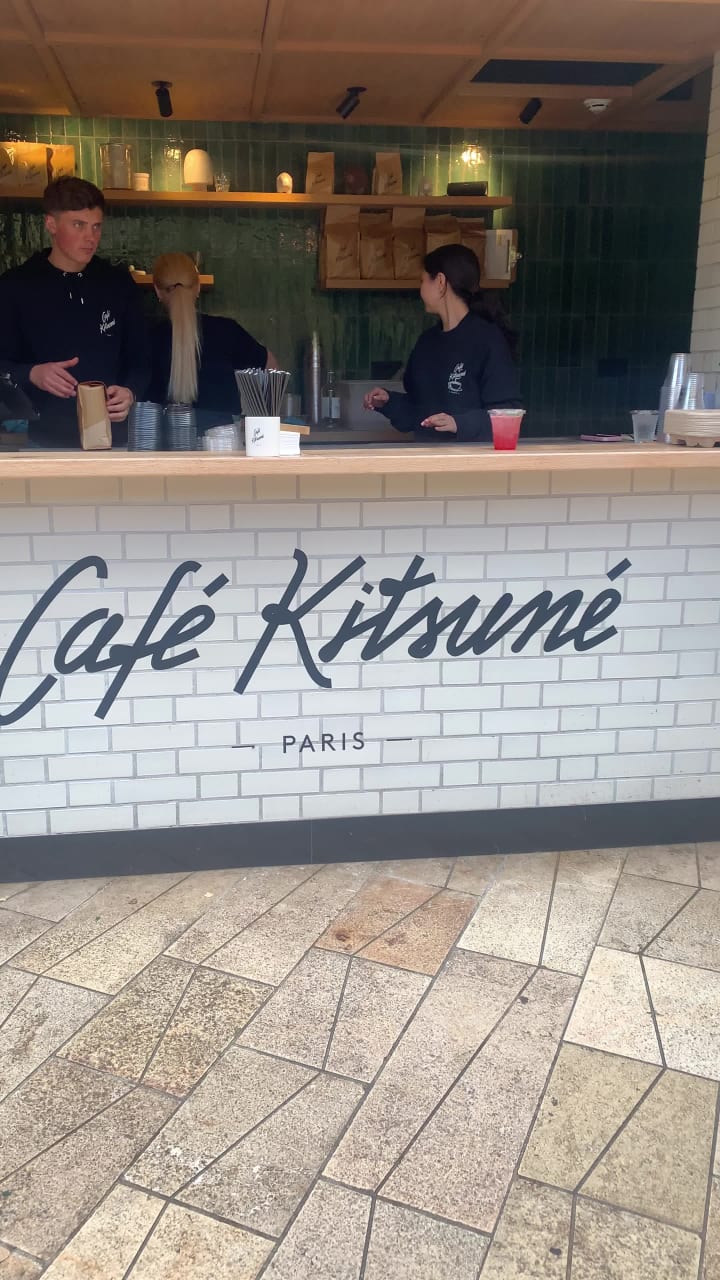 Video review of Café Kitsuné