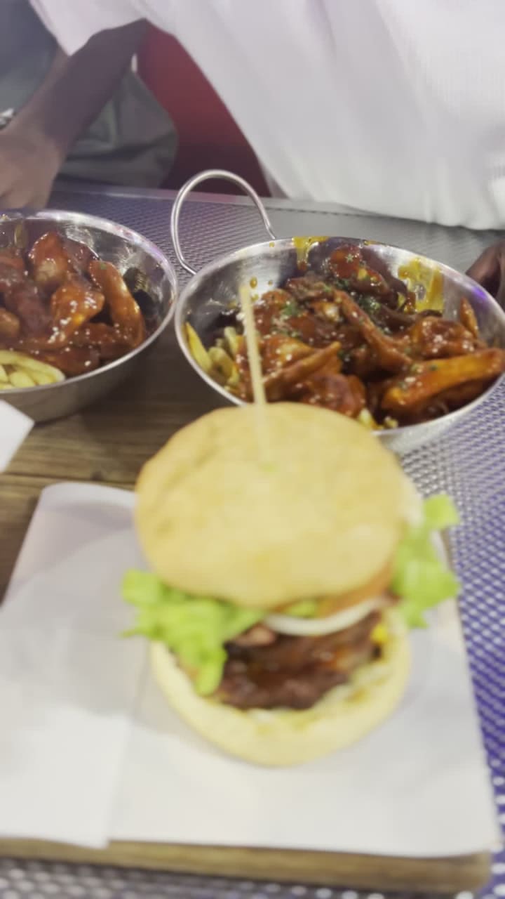 Mestang sally’s pub & diner