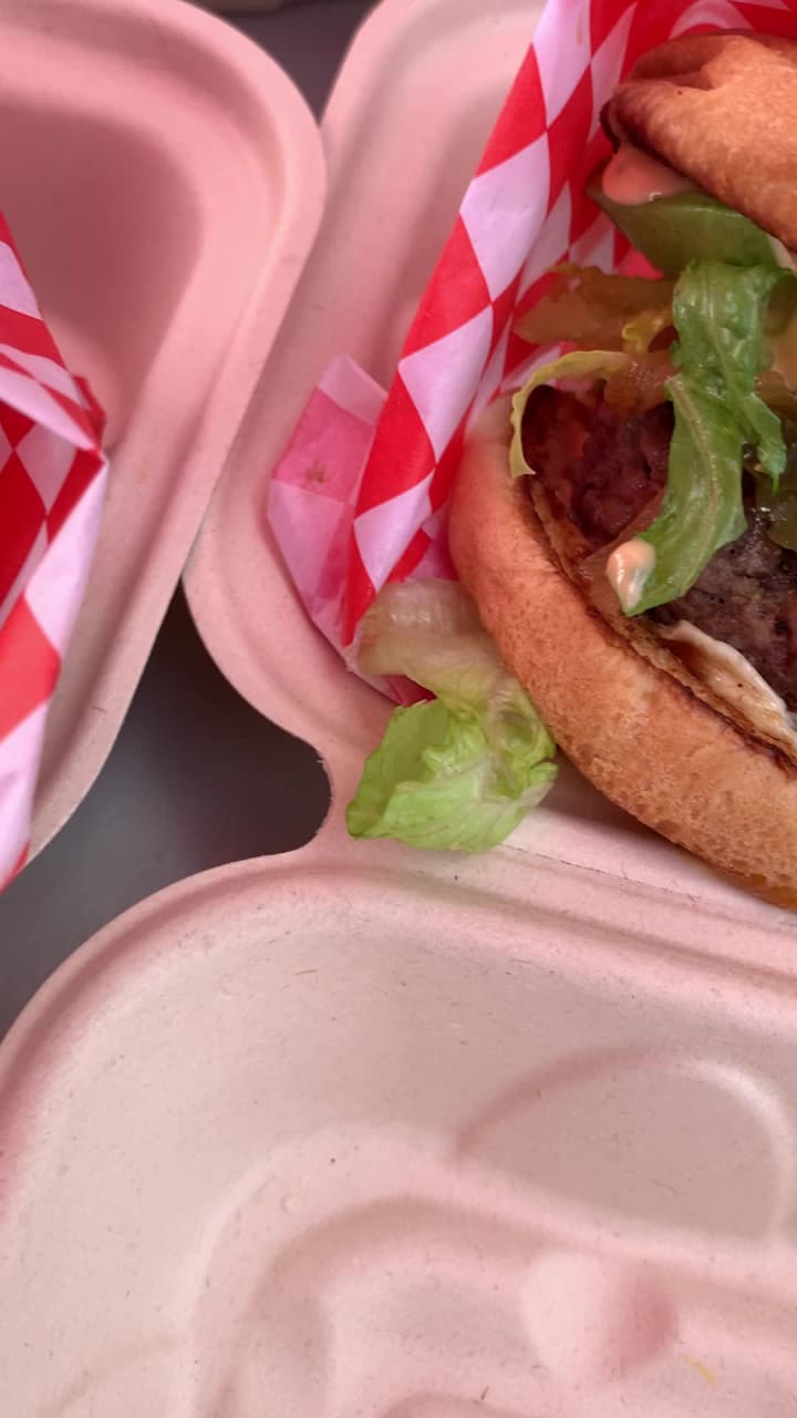 Melrose Burgers ‘N Fries Glatt Kosher Grill