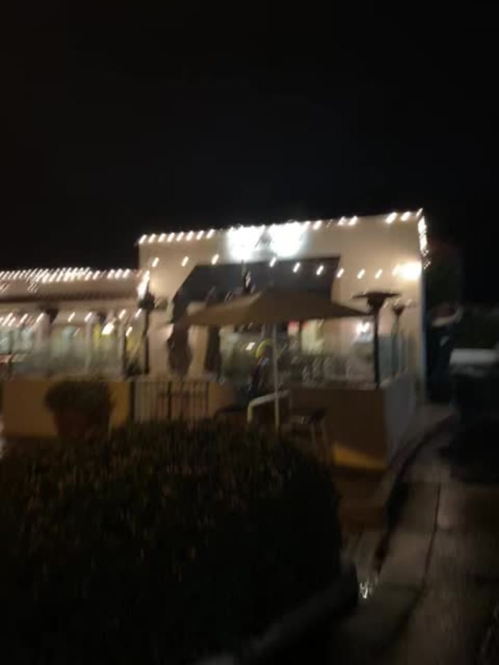 Video review of Los Arroyos