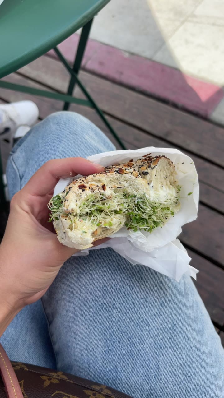 Video review of Yeastie Boys Bagels