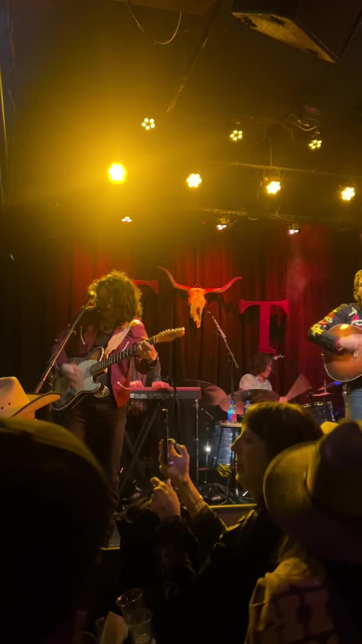 Video review of Tractor Tavern