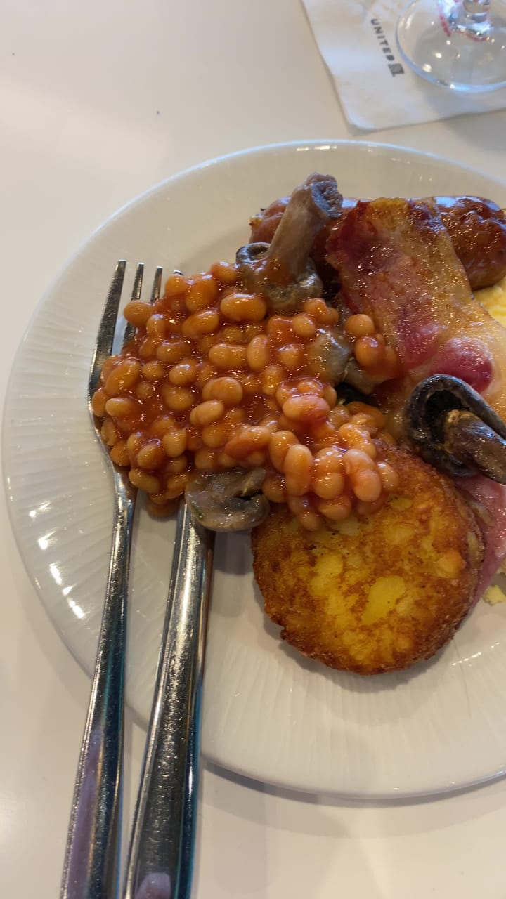 United Club/Global First Lounges