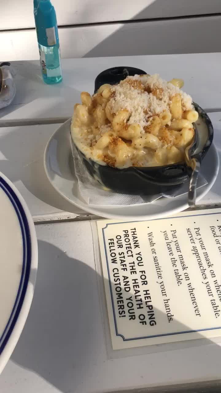 Video review of Nola