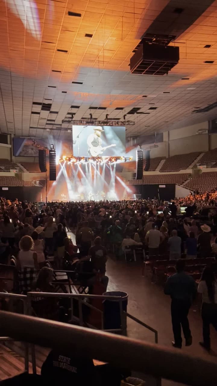 Arizona Veterans Memorial Coliseum