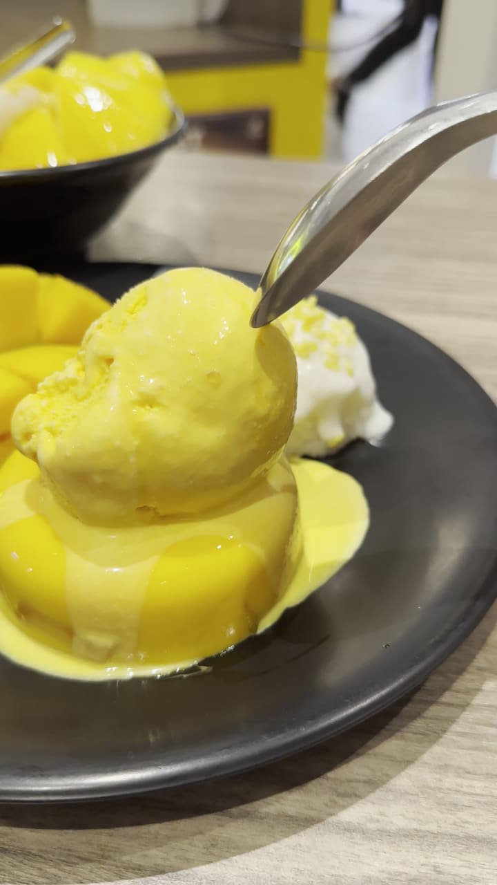 Video review of Suntec City Mall