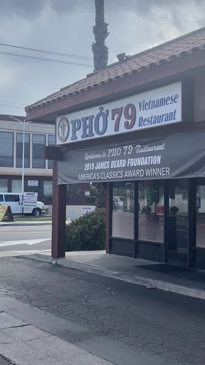 Video review of Phở 79