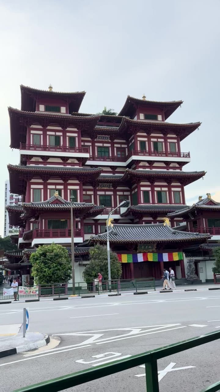 Video review of Buddha Tooth Relic Temple & Museum
